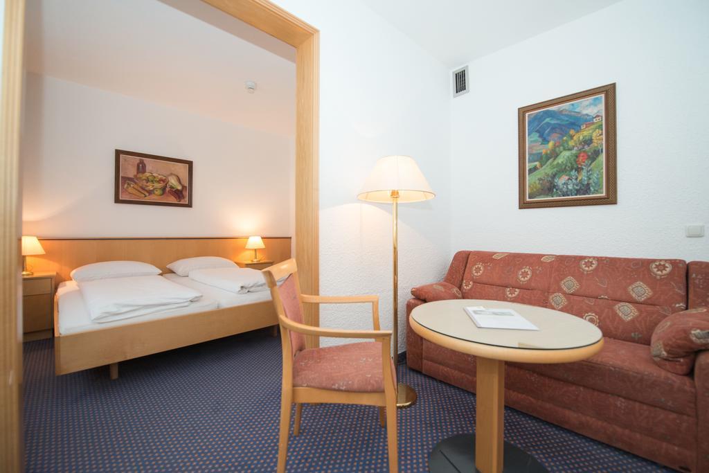Parkhotel Styria Steyr Bagian luar foto