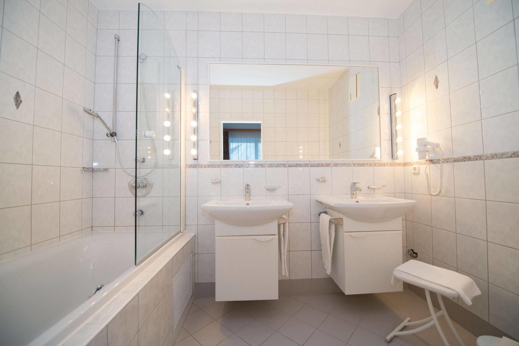Parkhotel Styria Steyr Bagian luar foto